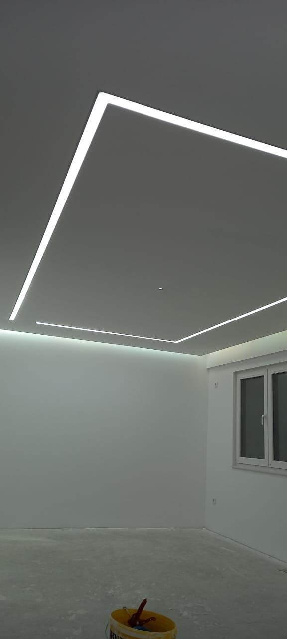 Faux-plafond avec cadre LED lineaire et bandeau indirect, La Baie d'Opale, Rolle